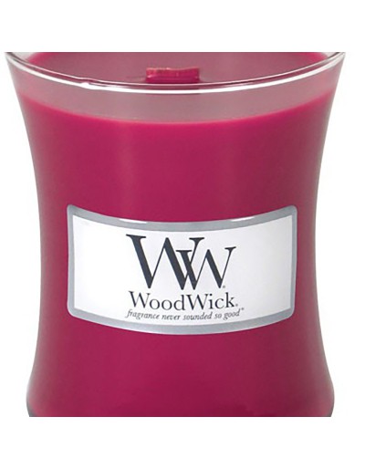 Woodwick middle candle to currants