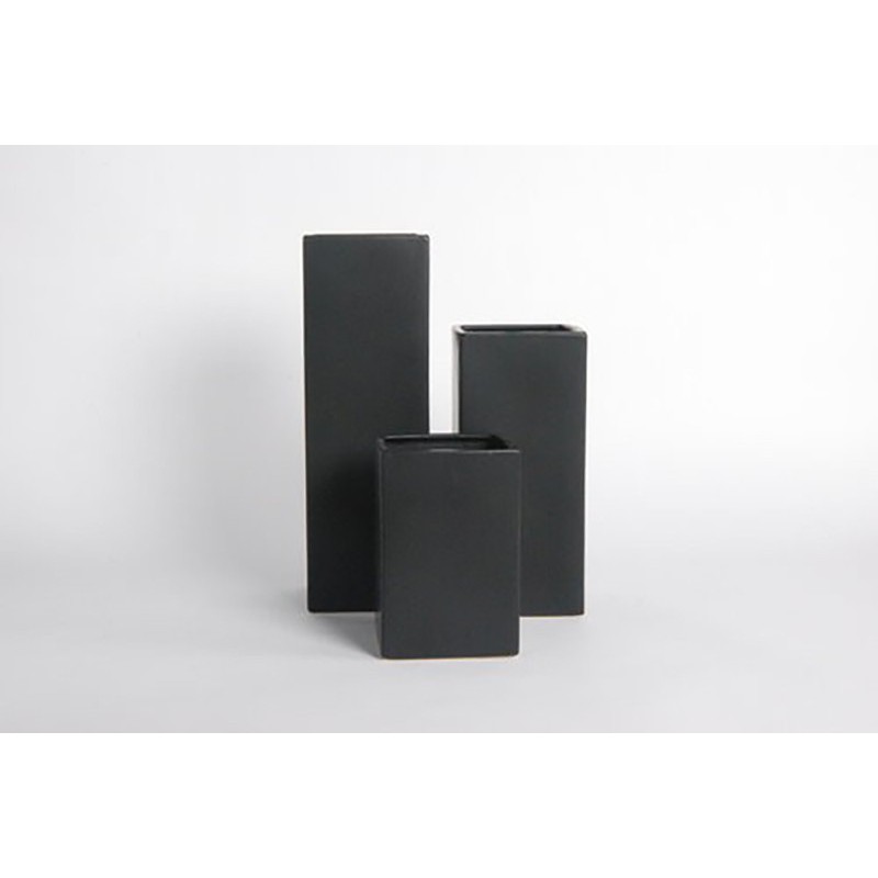 D&M Vase H20 matte black A 20 cm