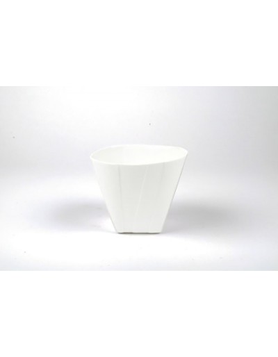 Vaso D&M dobrado em cerâmica branca de 8 cm