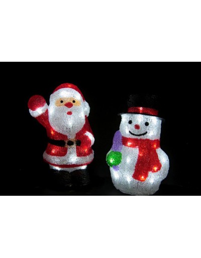 Weihnachtsmann und Schneemann mit weißen Lichtern beleuchtet