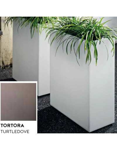 Fenice Smooth Planter 80 cm de haut en résine gris tourterelle